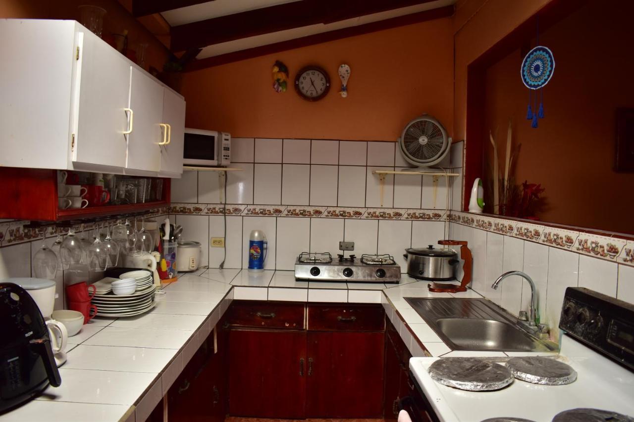 Casa Quepos Hotel Eksteriør billede