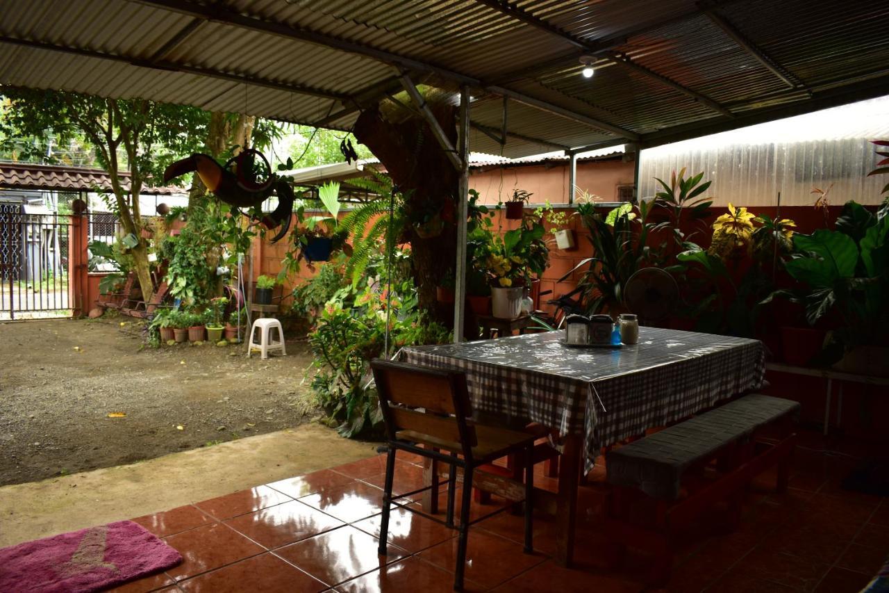 Casa Quepos Hotel Eksteriør billede