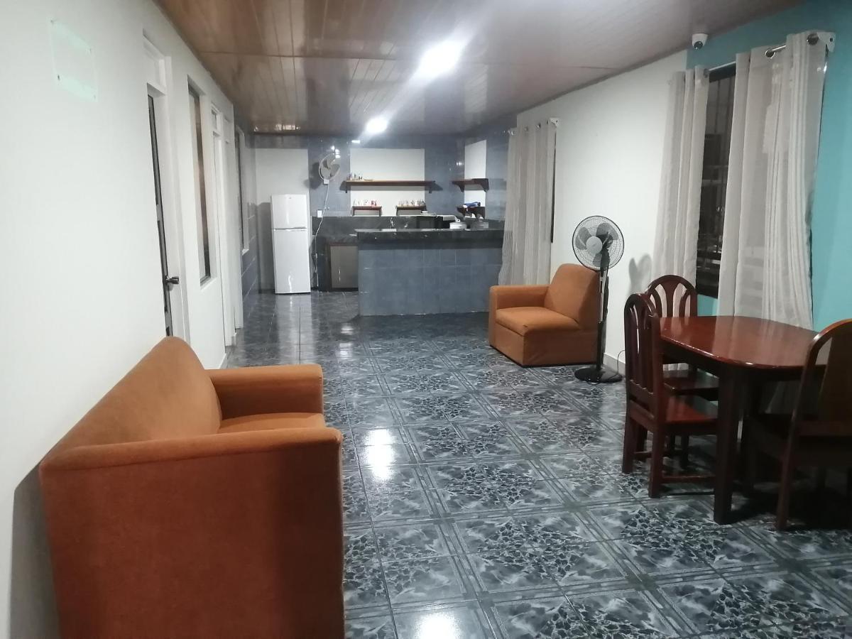 Casa Quepos Hotel Eksteriør billede