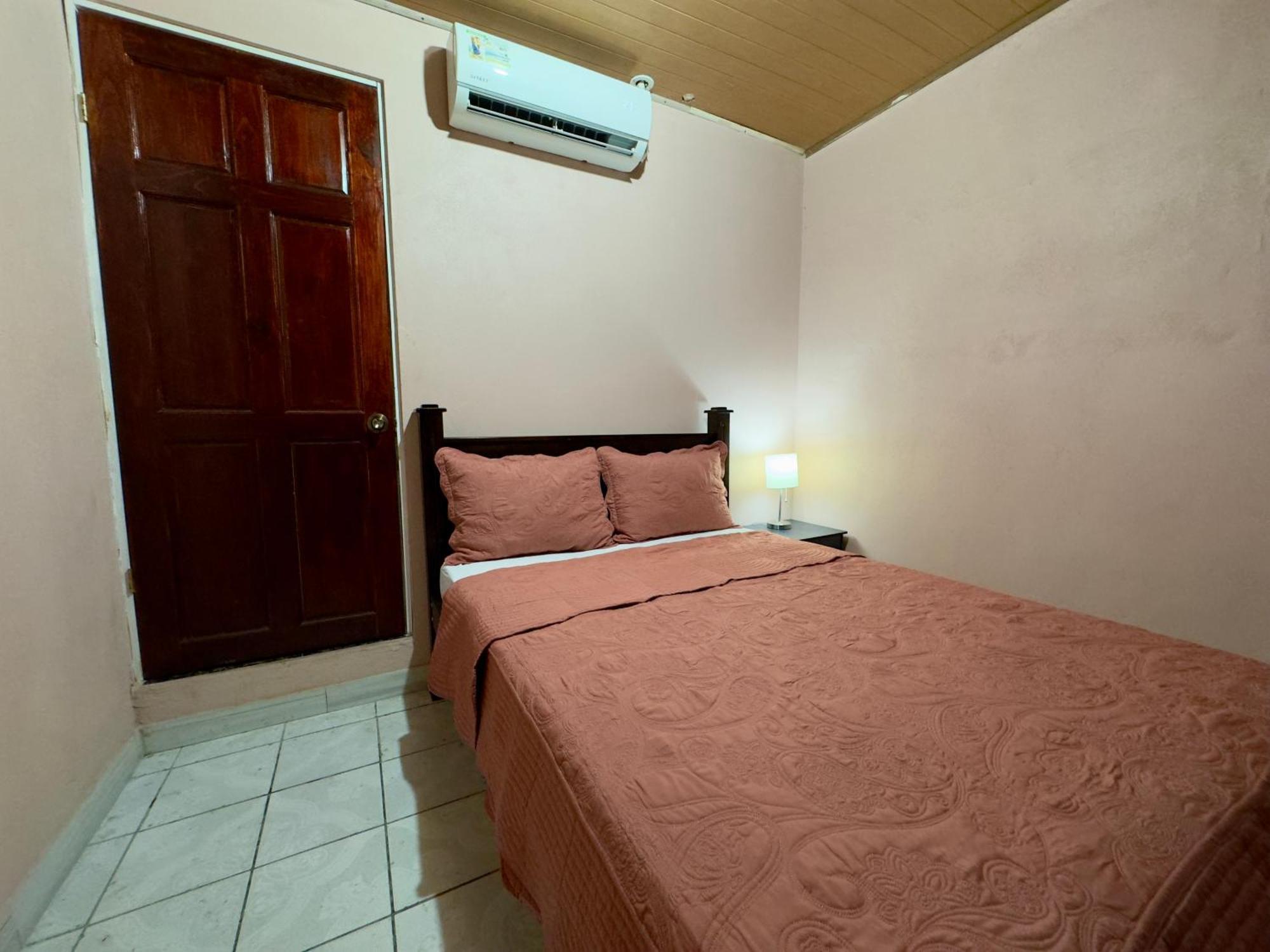 Casa Quepos Hotel Eksteriør billede